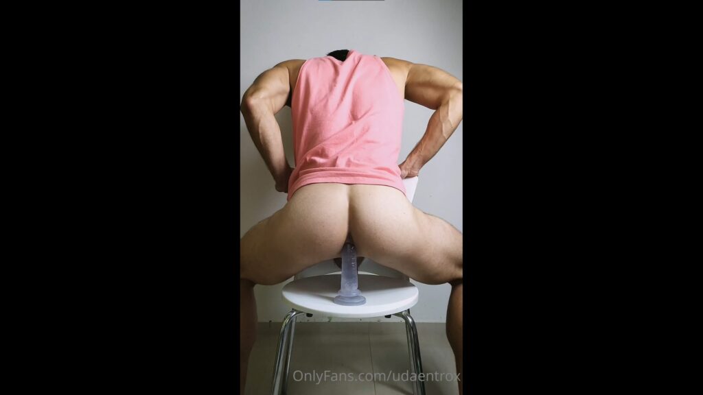 Bouncing on my dildo – Erotripper