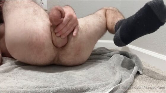 My latest attempt at self fucking and cumming in my ass Hungoakland