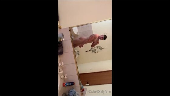 Showing off my body and cock Cash Cole
