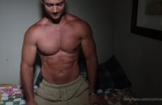 Jerking off while on my bed – Connor Murphy (connorfitness)
