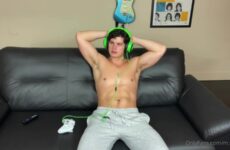 Jerking off after gaming - Michael Wlodawsky (m.samuel) - JustTheGays.com - Stream the newest and hottest free gay porn videos from OnlyFans, JustforFans, GayForFans, myvidster, and 4myfans