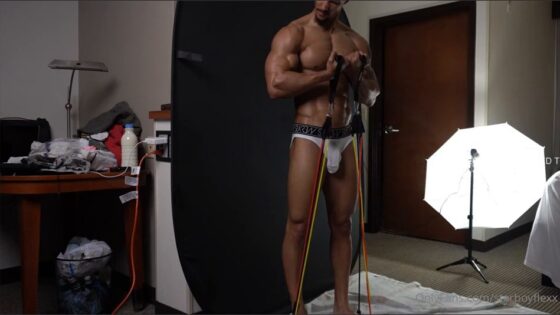 Quick workout in my underwear – Starboy.flexx (starboyflexx)