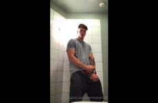 Quick jerk off after gym – Jhorman Moreno (mrmoreno8)