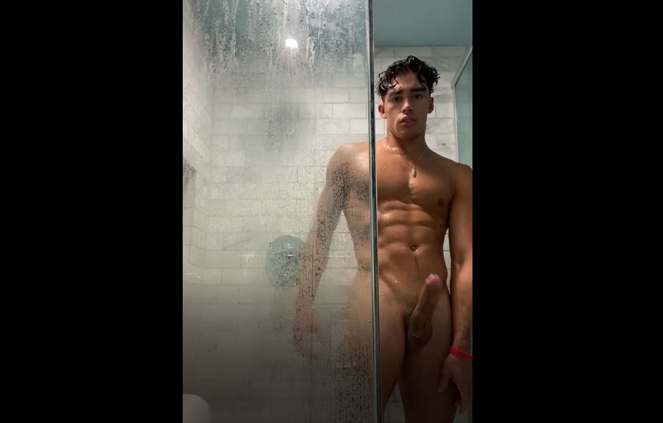Josh Loz (Jmloz) jerks off in the shower