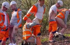 Steven Barrett and PiggyBuilder fuck in the woods