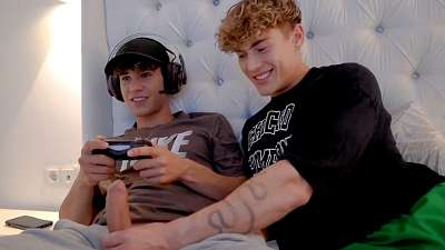 Do You Wanna Play? – Angel Dario Garcia (Alann23) and Melvin Moore fuck while playing video games
