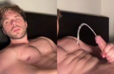 Chathot8pack jerks off