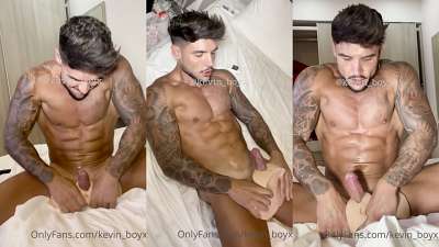 Kevin_BoyX fucks a toy