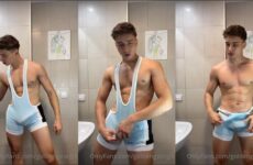 goldengeorgiii shows off his cock in a wrestling singlet