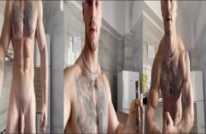 Bodyouwant shows off his body