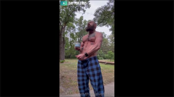 Quick solo jerk off – Thane Rivers (thaneriversdaily)