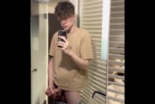 Maxence_hot jerks off in the bathroom