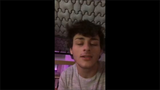 Sexy guy’s erotic tiktoker talk and jerk