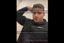 FitNarad jerks off in bathroom stall