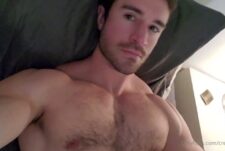Jerking off in bed and cumming over myself – Chris O’Donnell (creeohdee)