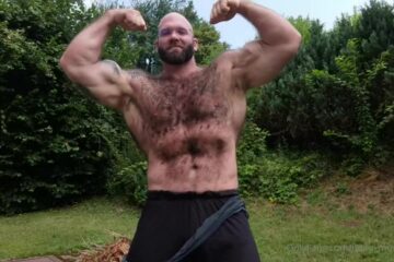 Ripping off my clothes and flexing outside Gerald Gschiel Hairy_Musclebear