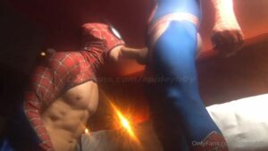 Getting bred by a hung anonymous guy in a Spiderman costume spideyb0y