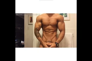 Showing off my muscles and jerking my thick cock till I cum TheFackelmayer