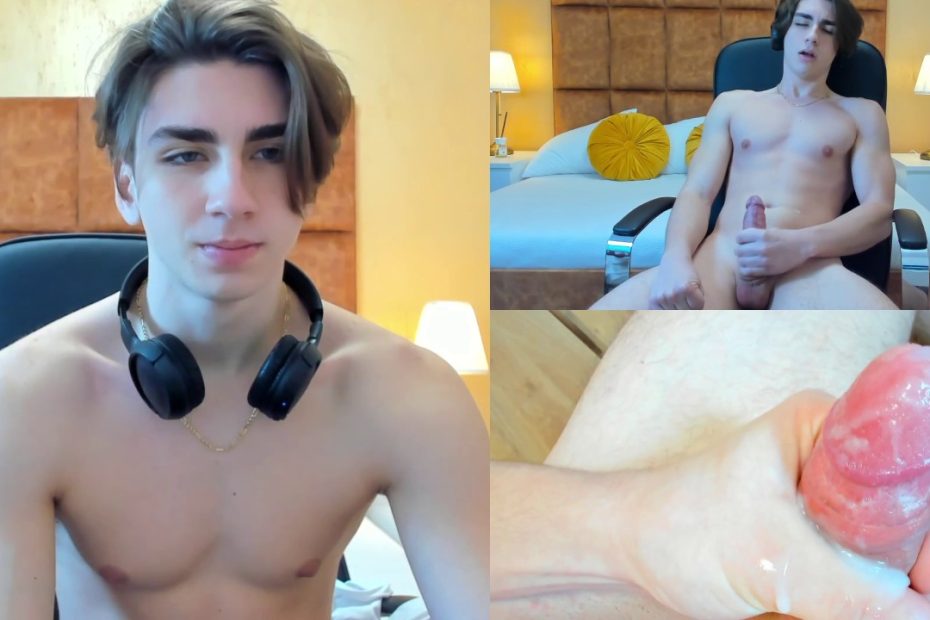 Pretty gamer boy jerks off while gaming - 4 hours - JustTheGays.com - Stream the newest and hottest gay videos for free from your favorite performers from OnlyFans, Just for Fans, and 4myfans