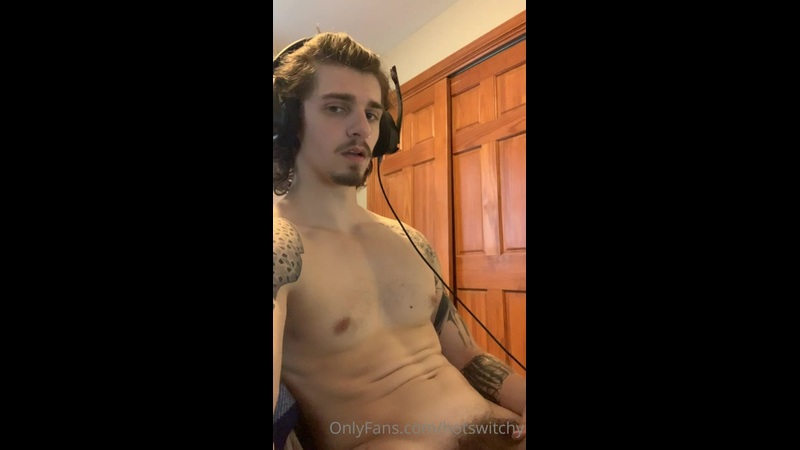 Jerking off and cumming over my young fit body – HotSwitchy