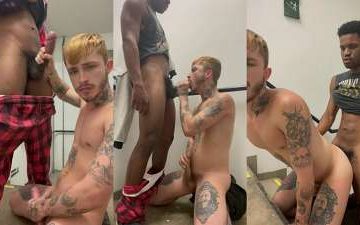 Teasing my friend until he fucks me on the public bathroom - Hariel, AnomTop Rio - RFC - JustTheGays.com - Stream the newest and hottest gay videos for free from your favorite performers from OnlyFans, Just for Fans, and 4myfans