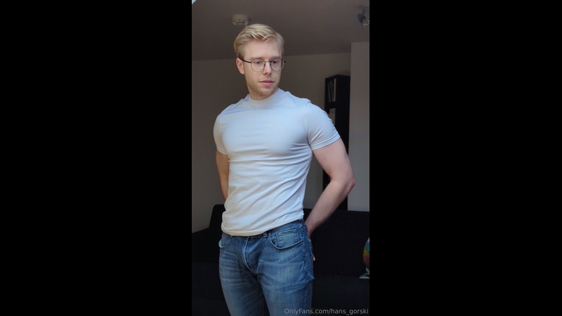 Showing off my body and cock – Hans Gorski (hans_gorski)