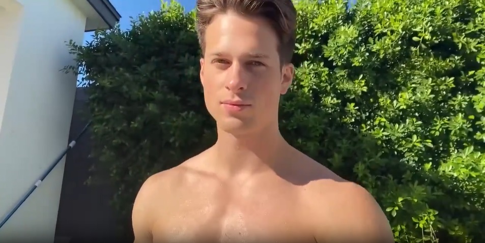 Model Nick Sandell naked in jacuzzi – Onlyfans