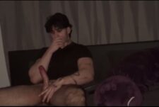 Late night jerk off and cumming over myself – Manny (manny11x)