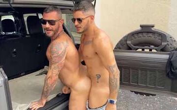 DonJnz and SexyStache fuck in the back of the Jeep