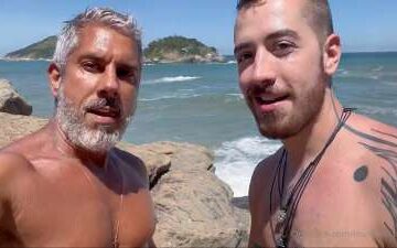 Marcelo Caiazzo and Lupinuds fuck by the sea