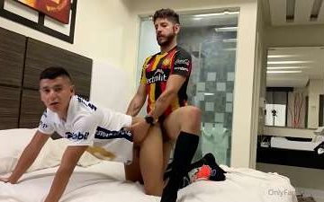 Morro Chacal (Agvalu) and LeonActXL fuck in their jerseys