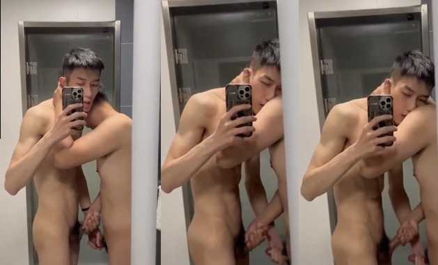 Jerking eachother off in the bathroom