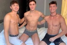 DrOneDik, Rawr_ItsBen, and WazGod121 suck eachother