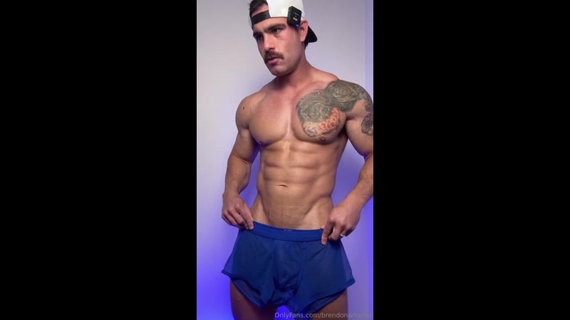 Jerking off in my underwear and shooting a big load over my muscular body – Brendon Wharton (brendonwharton)