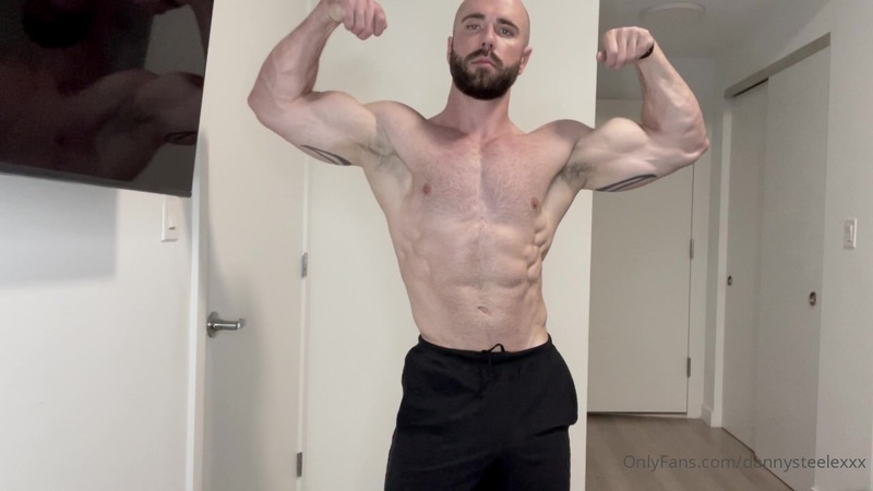 Showing off my muscles and jerking off till I cum – Danny Steele (DannySteeleXXX)