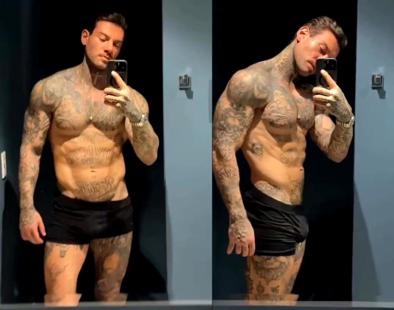 Quick clip of Lucas Lucco showing off his body in the mirror