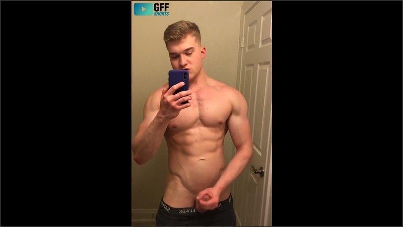 Quick jerk off in the bathroom – Alek (Alekxbrandt)