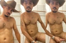 Mexican guy jerks off in the bathroom