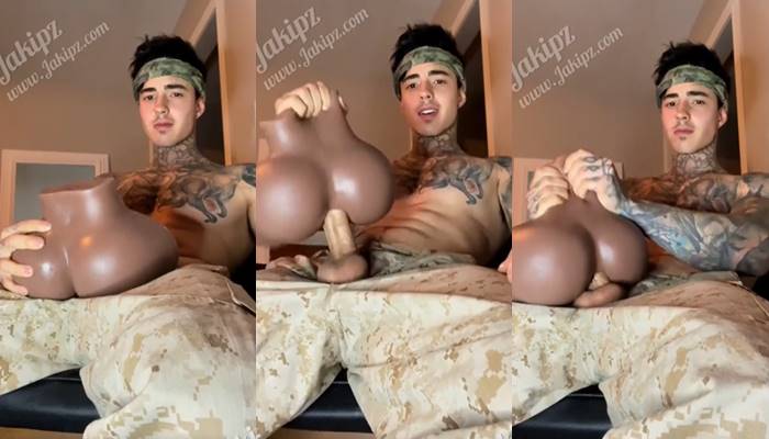 Jake Andrich (Jakipz) talks to you as he fucks his toy