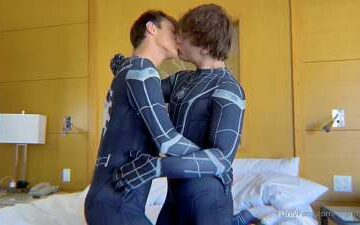 Sven and Andy – suck session with Conner Blakely – Part 1 Sven and Andy – suck session with Conner Blakely – Part 1