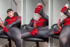 Gustavo Rocha (ogustavorocha) jerks off in custome