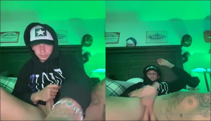 Ixwick jerks off
