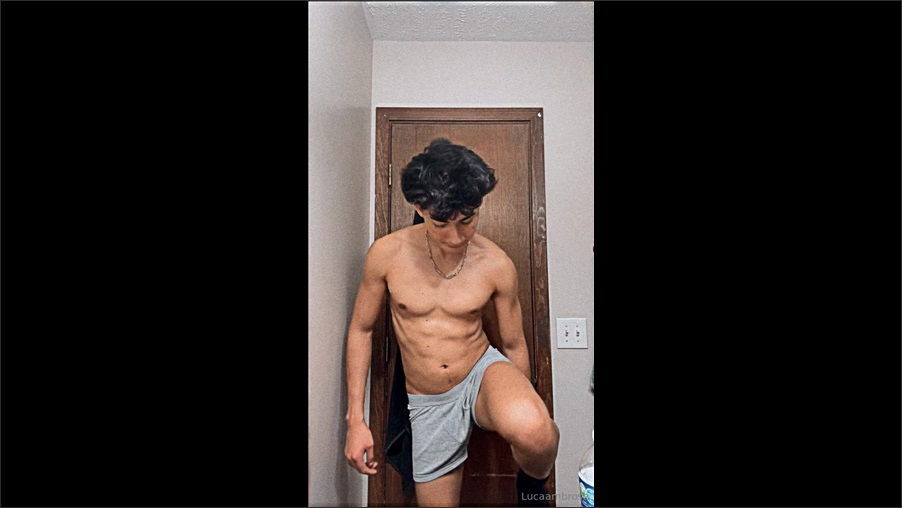 Pump after gym like it up if youd lick the sweat off of me – Luca Ambrose