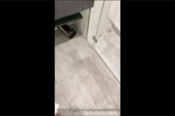 Please take it off for me big surprise – with Valentin Mehinagic (valsplace) Please take it off for me big surprise – with Valentin Mehinagic (valsplace)