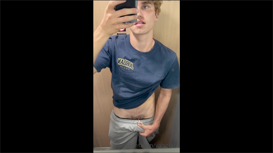 Give me head in the train and feel my dick growing hard in your mouth  – with Valentin Mehinagic (valsplace)