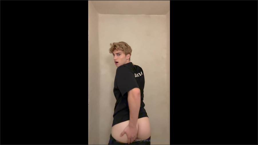 Cruising on pblc restrooms. Would you be down to fuck – with Valentin Mehinagic (valsplace)