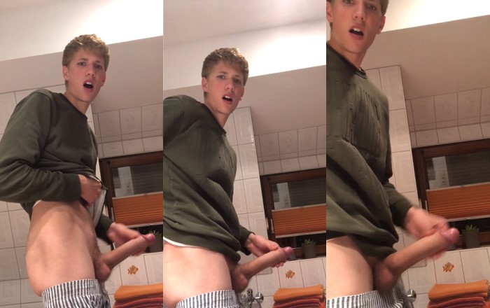 Big dick twink jerks off in the bathroom – Jaden_big