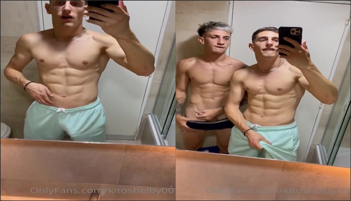 Kitoshelby00 and mate jerk in the bathroom