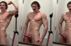 Jerking off while flexing my muscles – Timothy Champagne