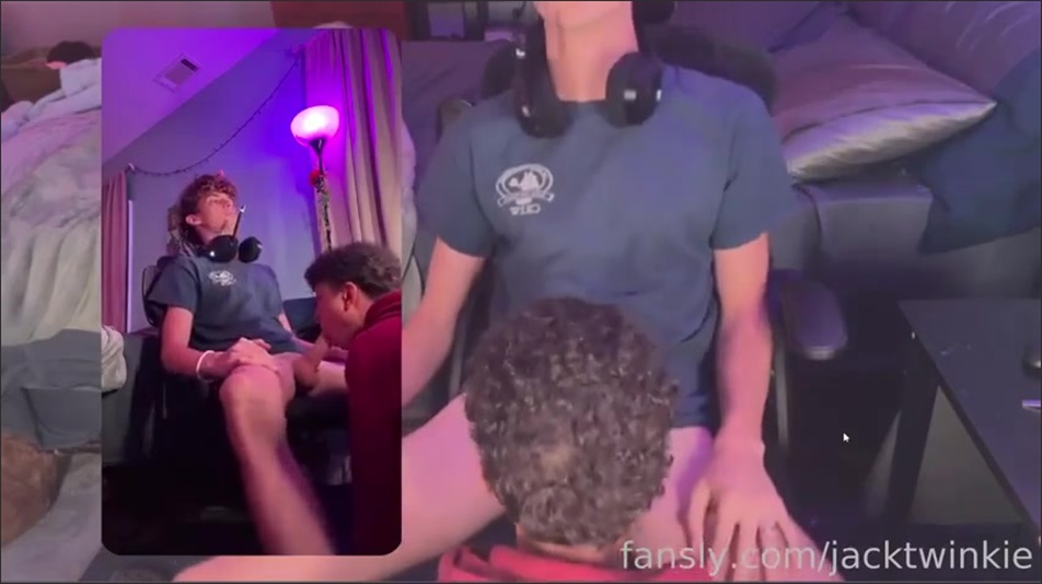 JackTwinkie and AJ put on a webcam show